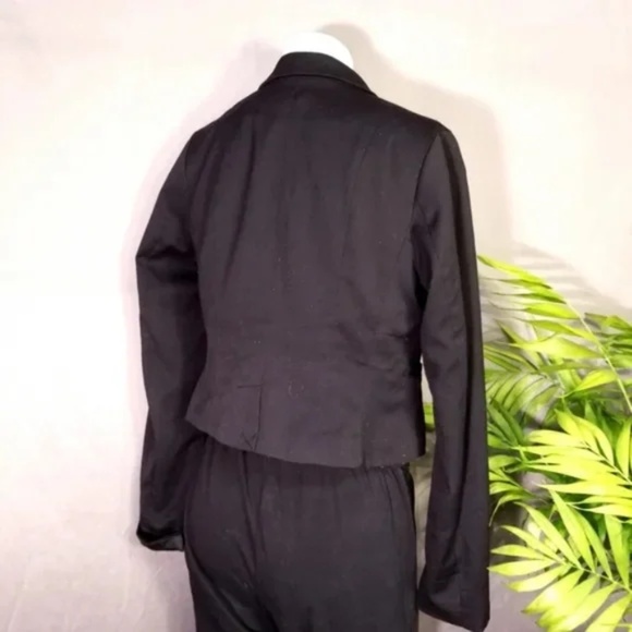 Divided Satin Trimmed Short Jacket - Picture 7 of 7